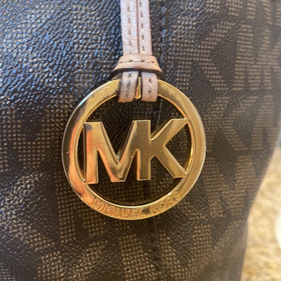 Michael Kors bag, authentic, bought at Belk for $198 pre-tax. Great condition. - Picture 2 of 14